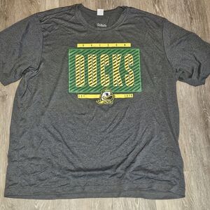 Gray Captivating Brand Oregon Ducks Graphic T-Shirt. Men Size 2XL NWOT